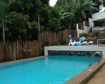 Jalyn's Resort & Restaurant - Puerto Galera - Pool