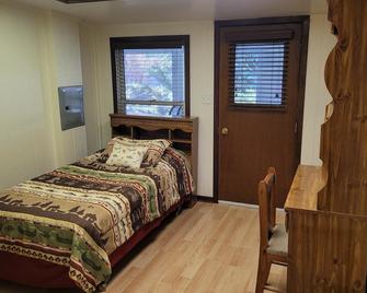 Our Place, walking distance to historic downtown Cody and to the City Park! - Cody - Bedroom