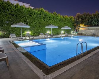 Cilek Marina Hotel - Cesme - Pool