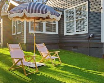 Chic & Cozy Studio, Next to Pickleball & Top Eats - Austin - Patio
