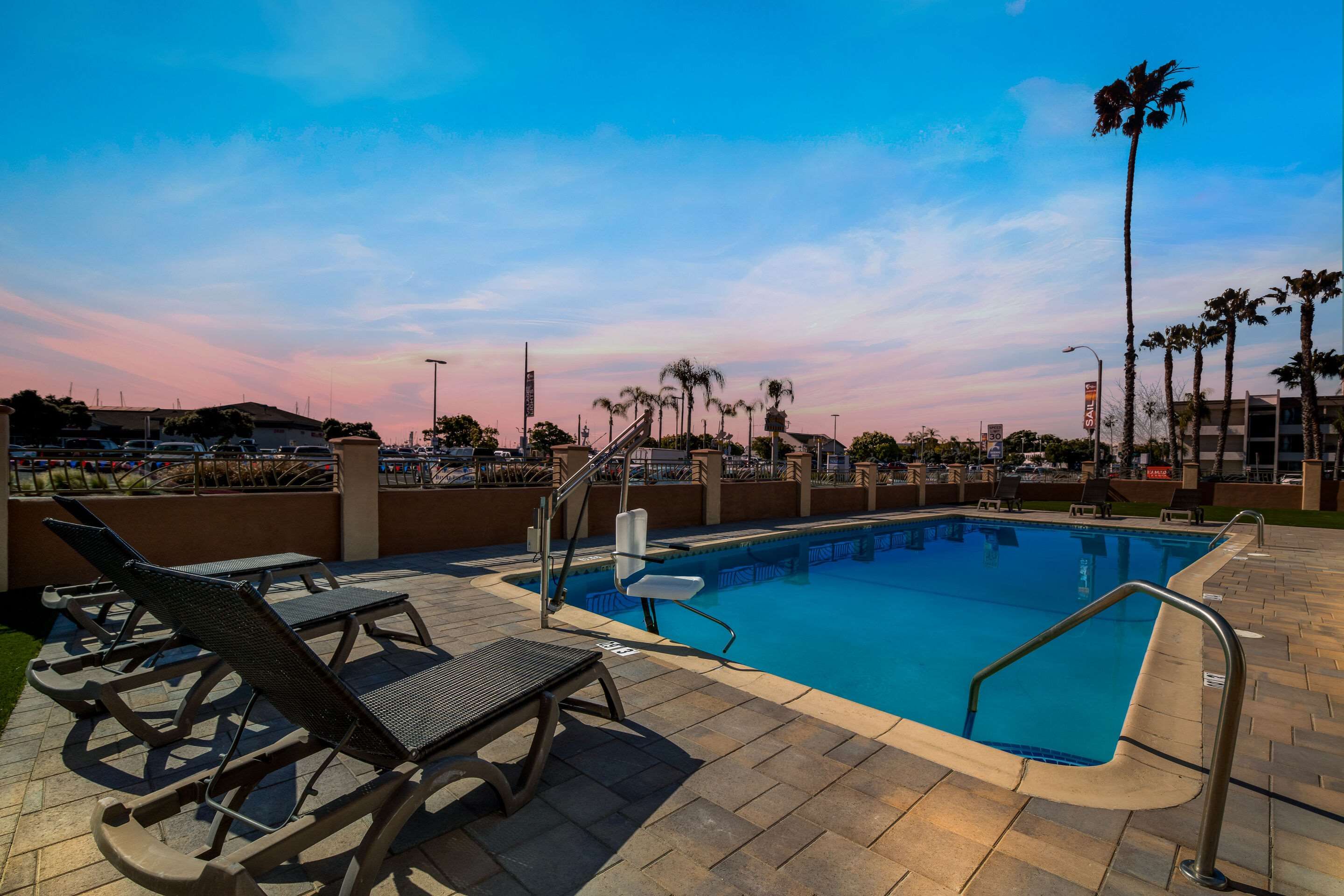 Comfort Inn San Diego Airport At The Harbor - סן דייגו - בריכה