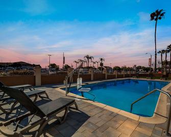 Comfort Inn San Diego Airport At The Harbor - San Diego - Piscina