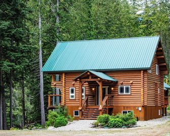 Perry River Lodge - Malakwa - Building