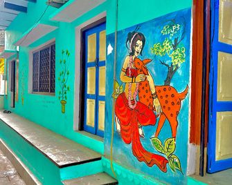Suraj Inn - Varanasi - Building