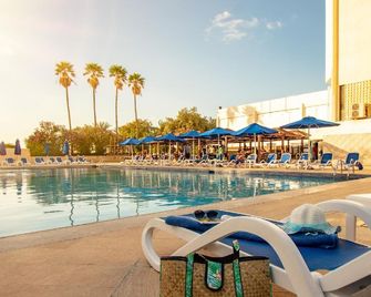 BM 비치 호텔 - 라스알카이마 - 수영장