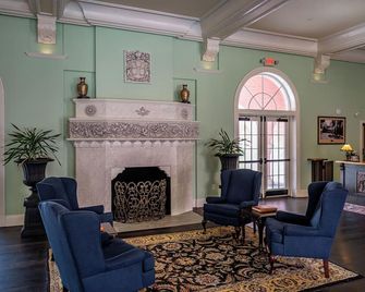 The Hacienda - New Port Richey - Лаунж