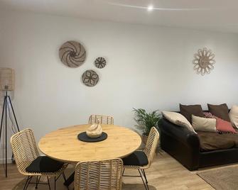 T3 refait à neuf - Fleurance - Salle à manger