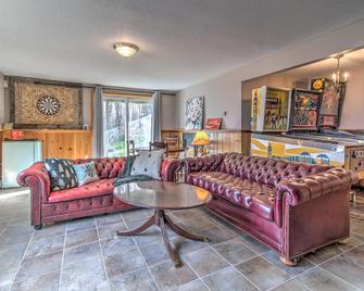 New Cozy Private Chalet Incredible Mountain Views! - Windham - Sala de estar