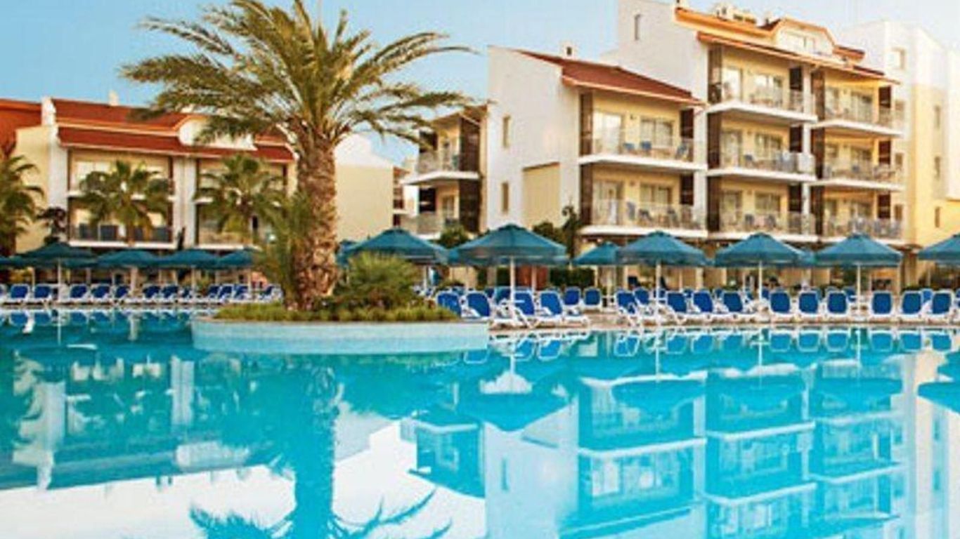 Sunwing Side West Beach