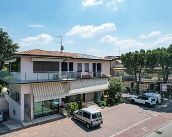 Appartamenti America - Sirmione - Gebäude