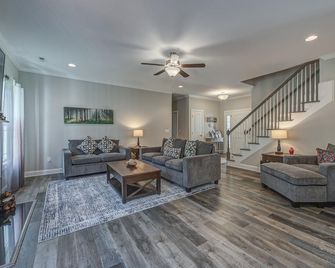 Beautiful Belmont - 4 Bedroom House On Large Fully Fenced Lot - Belmont - Sala de estar