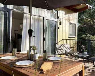 The Purple Hen Hideaway Ramada Resort - Cowes - Patio