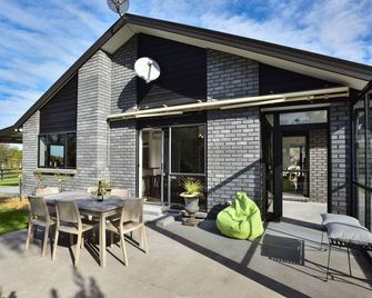 3 bedroom home Lifestyle property close to CBD - Gisborne - Patio
