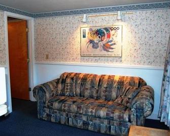 The Inn & More - Bartlett - Living room