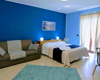 Zama Bed&Breakfast - Scalea - Schlafzimmer