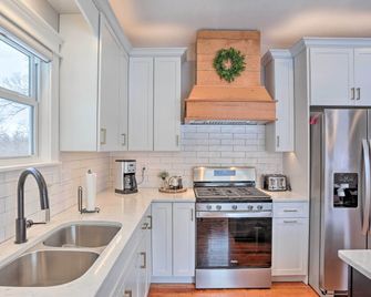Home Near Downtown and Spearfish Canyon! - Spearfish - Küche