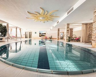 Schwarzwaldhotel Gengenbach - Gengenbach - Zwembad