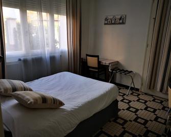 Auberge Les Mufliers - Hôtel Les Forges - Mimizan - Slaapkamer