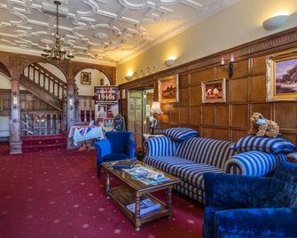 Dales Country House Hotel - Sheringham - Front desk