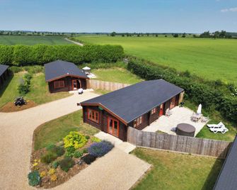 Yew Lodge - Oakham - Building