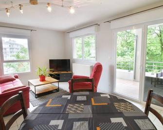 Comfortable T3 at the foot of the Castle of Chambéry! - Chambéry - Oturma odası