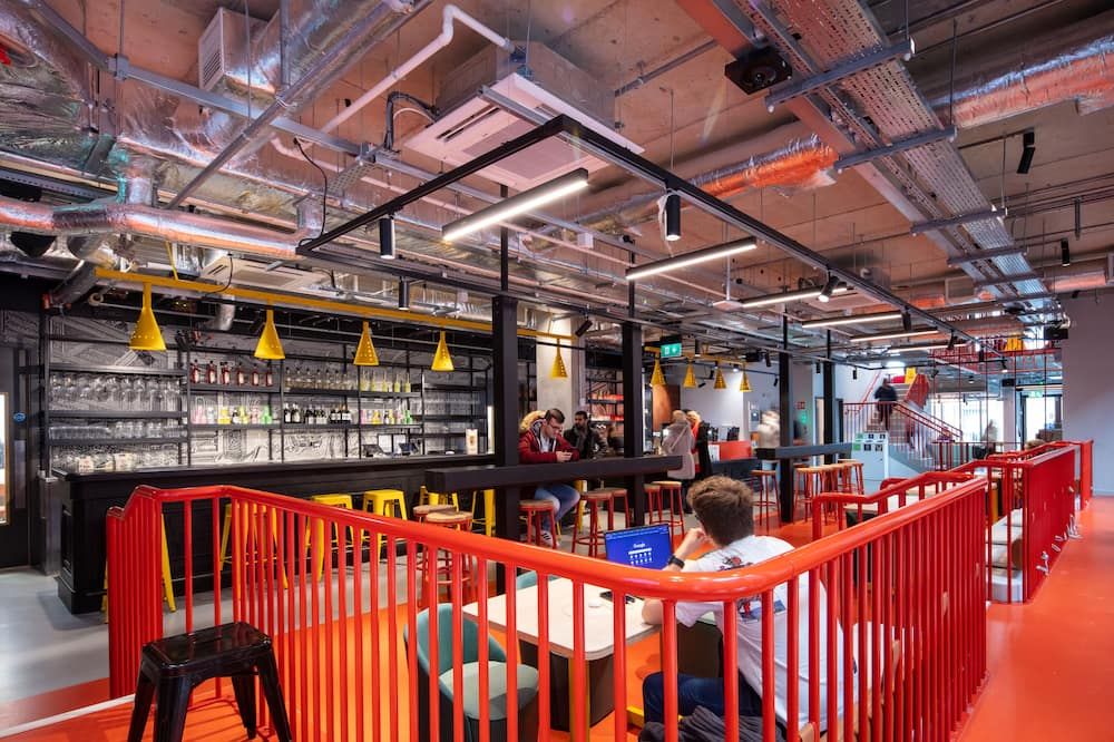 Clink i Lár - דבלין - בר