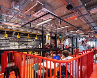 Clink i Lár - דבלין - בר