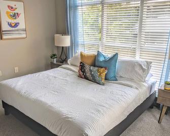 Gym+pool, Free Parking, Light Rail Access - Charlotte - Habitación