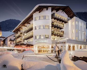 Alpin Art & Spa Hotel Naudererhof Superior - Nauders - Clădire