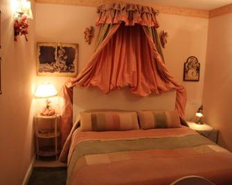 Una Franca Camere Di Charme - Biella - Schlafzimmer