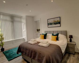 Dundee Apartment - sleeps 4 - Pet Friendly - Dundee - Bedroom