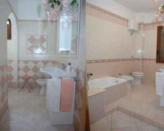 B&B Ida - Oristano - Bagno