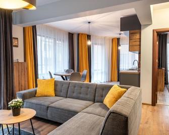 Апартаменти 22 - Velingrad - Living room