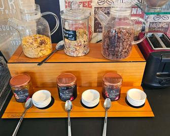 Brit Hotel Essentiel Pau Lescar - Lescar - Restaurante