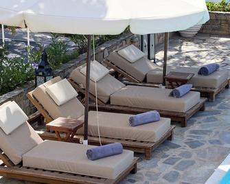 أجنحة أيجيان سويتس - Skiathos - شرفة مرصوفة