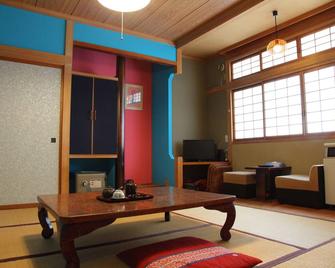 Hostel & Spa Fan! Matsumoto - Mát-sư-mô-tô - Phòng ăn