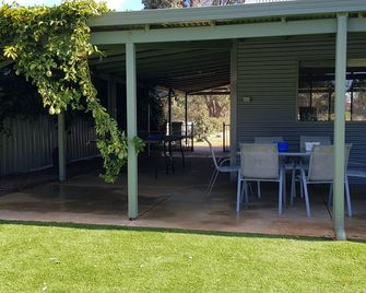Nutcrackers Lodge - Esperance - Patio