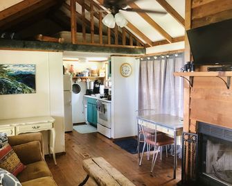 The Beautiful View!! - Franklin - Living room