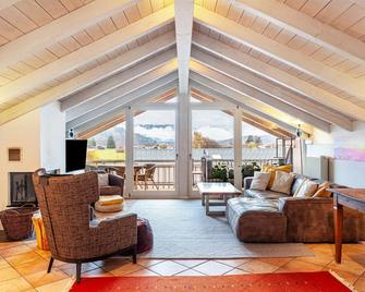 Gemuetliches Luxus Apartment - Garmisch-Partenkirchen - Sala de estar