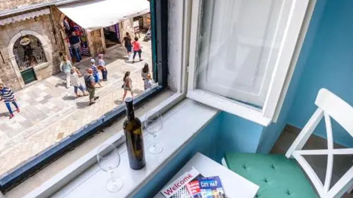 Stradun View En Suite Rooms & Studio