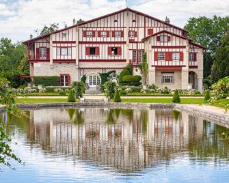 T1 Bis Cambo-les-Bains with Terrace and Internet Access - Cambo-les-Bains - Building