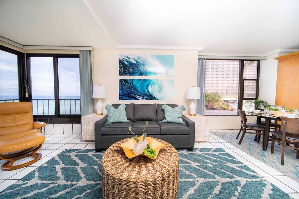 Maui Kai 08 Oceanfront 1br W Ac Pool, Corner Unit, Stunning Views - Lahaina - Huiskamer