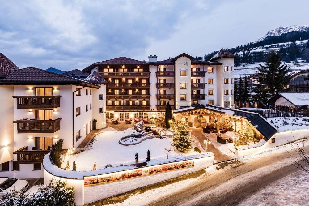 Almhof Hotel Call - מארבה - בניין