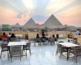 Moses Pyramids Inn - Cairo