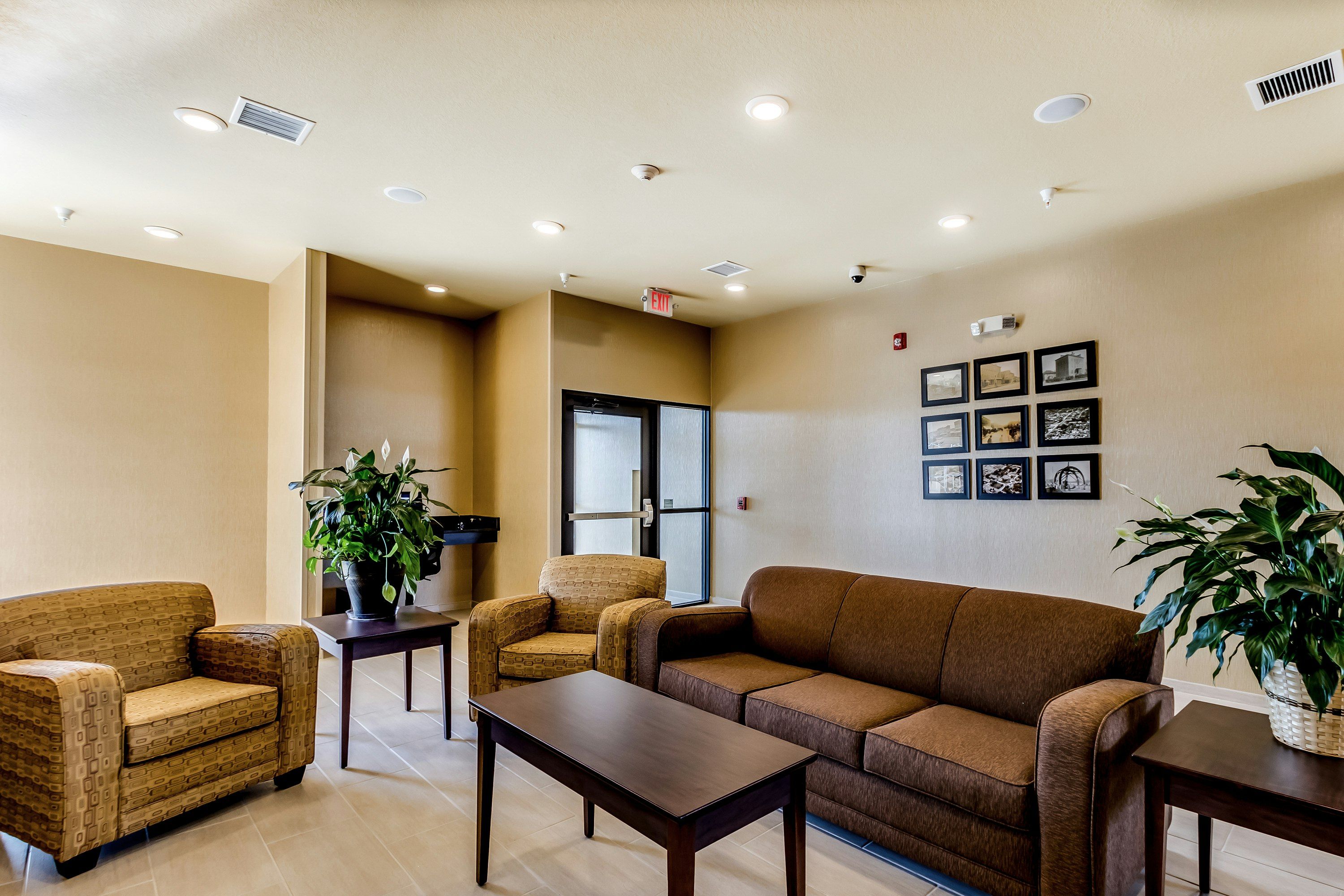 Cobblestone Inn & Suites - Waverly - Waverly - Lobby