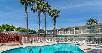 Motel 6 Santa Maria - South - Santa Maria (Verenigde Staten) - Zwembad