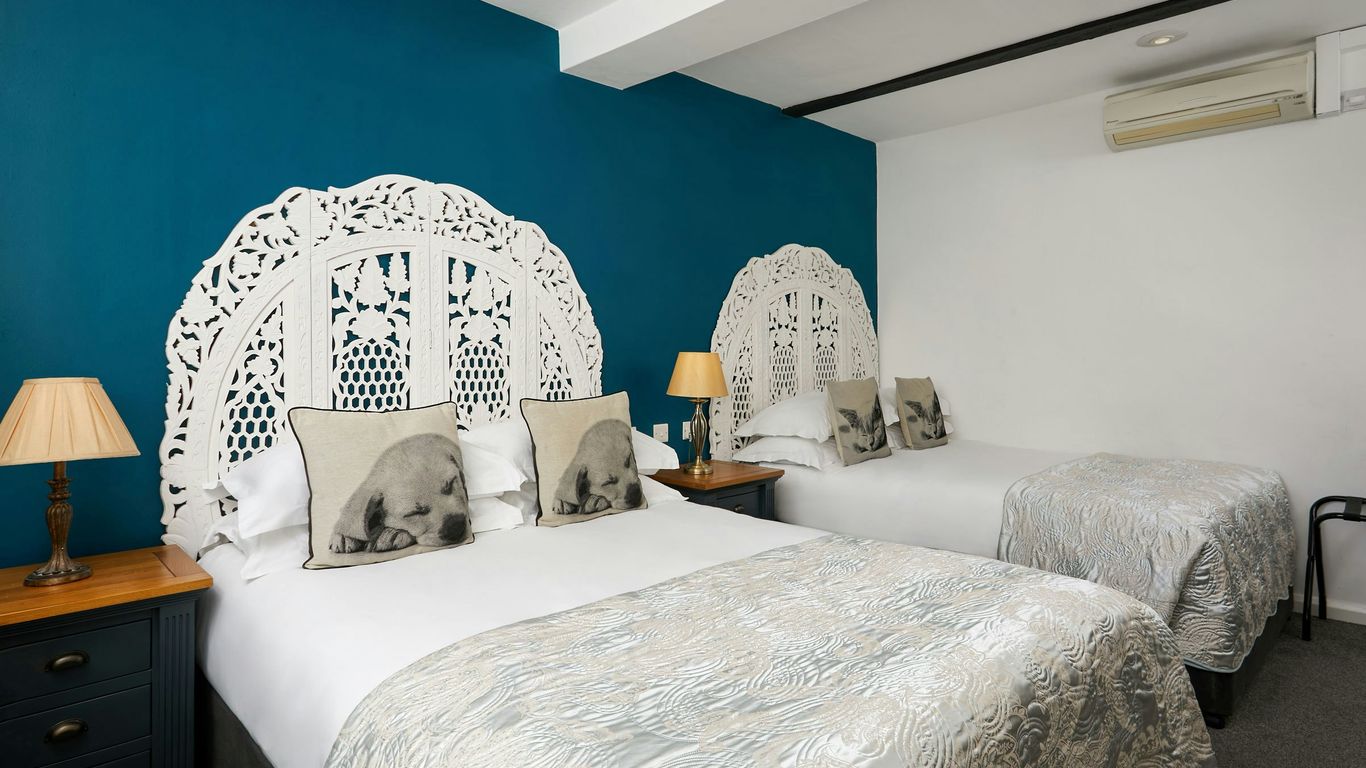 The Royal Adelaide Hotel