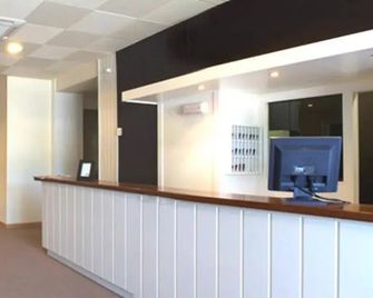 Hotel Puerta de España - La Jonquera - Front desk
