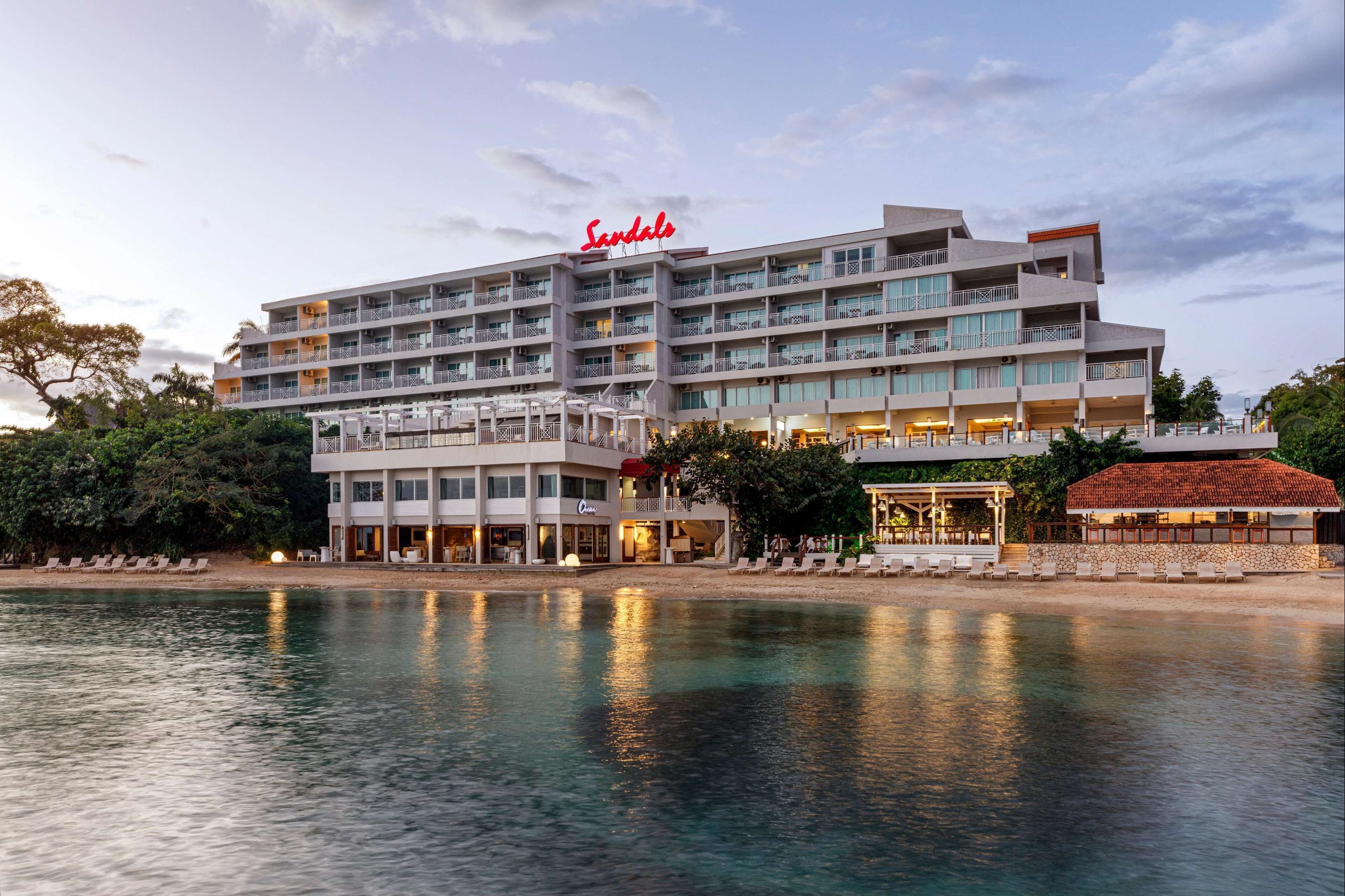 Sandals Ochi Beach Resort - אוקו ריוס - בניין