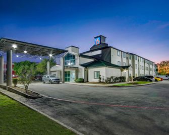 Motel 6-San Antonio, Tx - Sea World North - סן אנטוניו - בניין